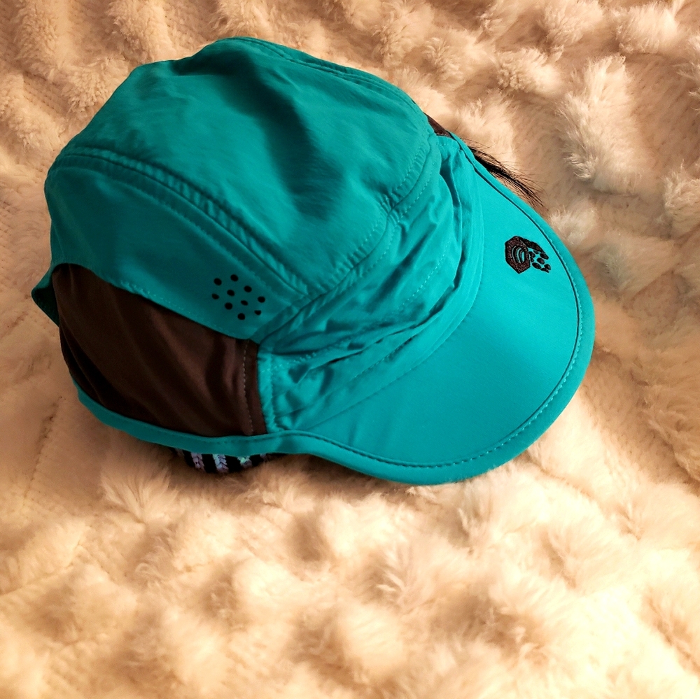 Mountain Hardware hat